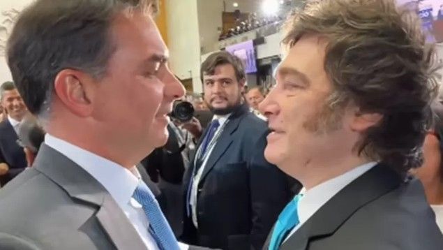 Milei com Flávio Bolsonaro