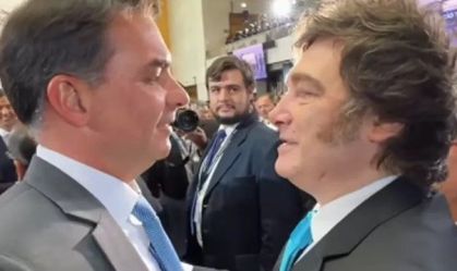 Milei com Flávio Bolsonaro