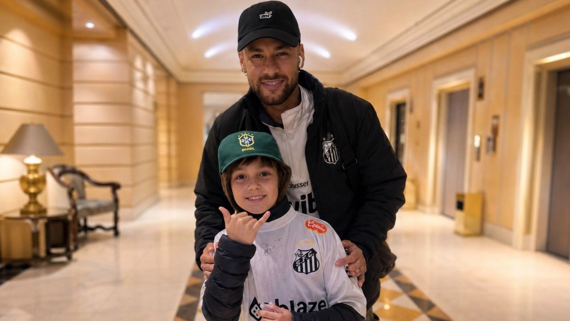 Neymar encontra fã na Argentina