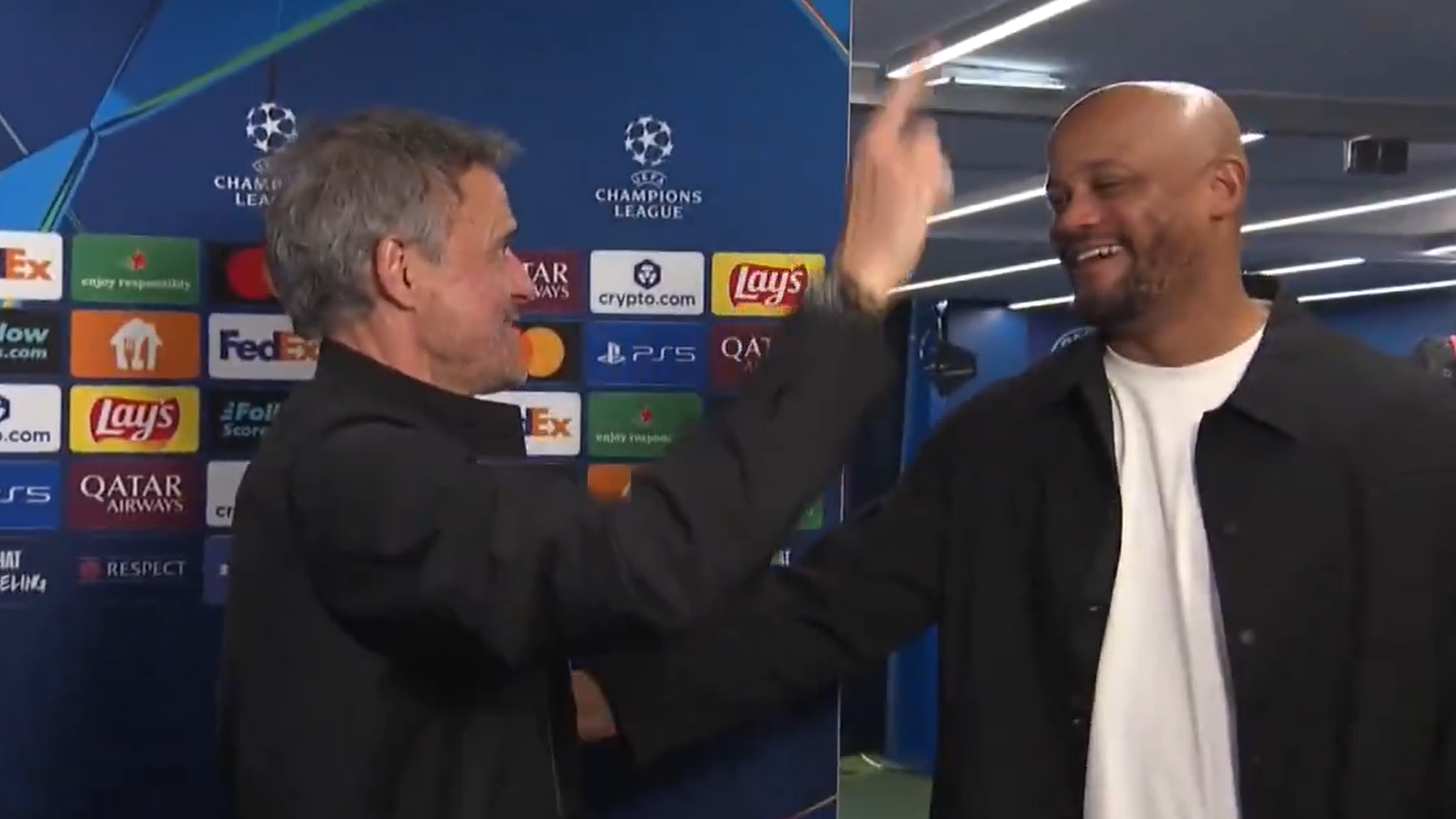 Luis Enrique e Vincent Kompany após partida entre PSG x Bayern
