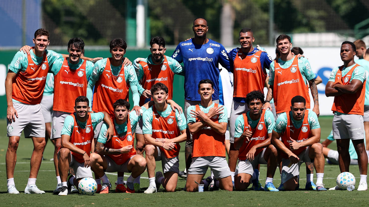 Atletas do Palmeiras durante treinamento