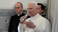 Papa Leão XIV afirma que imigrantes são tratados "pior do que animais"