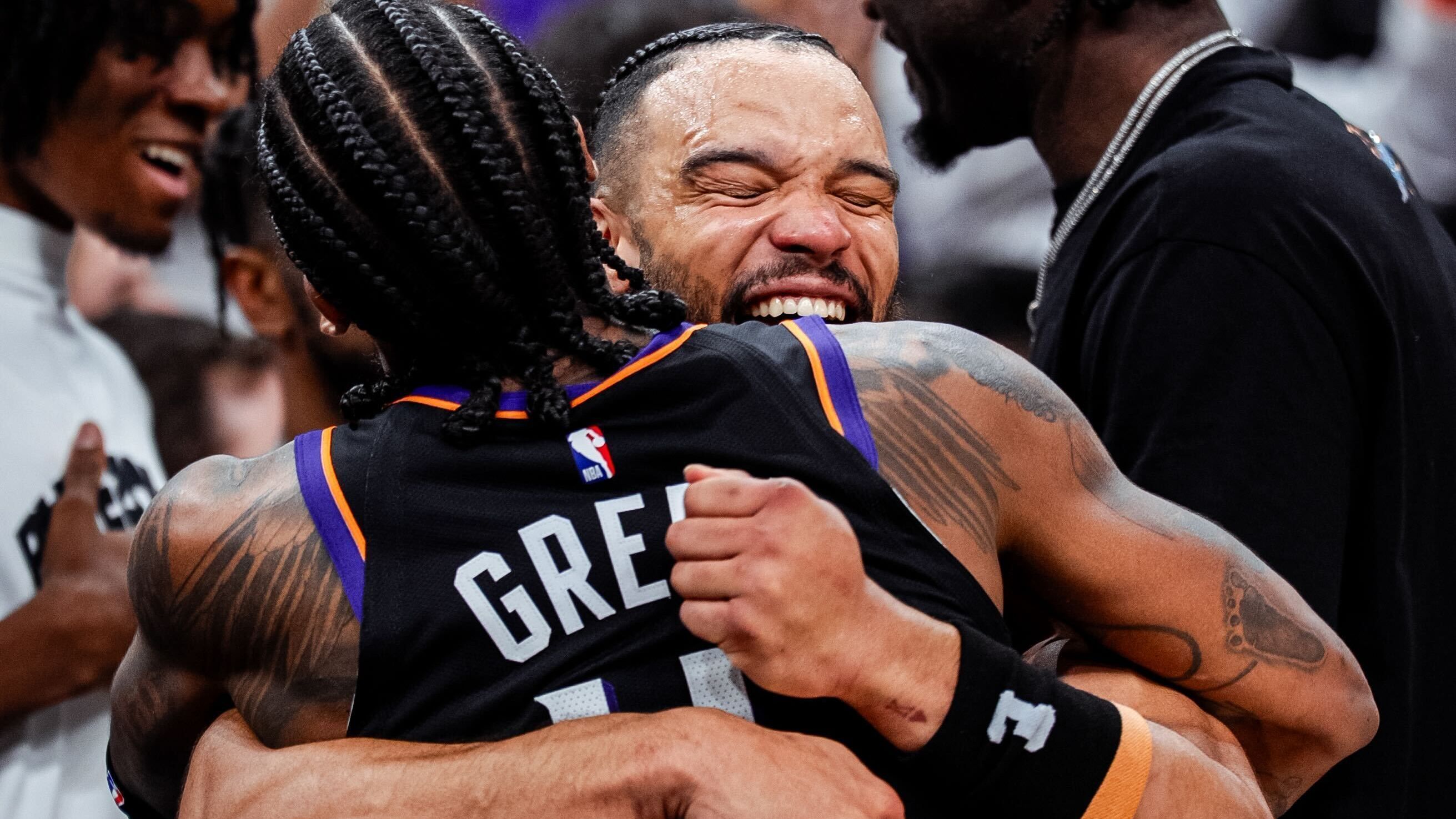 Suns superam Warriors e encaram Thunder na 1ª rodada