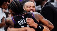 Phoenix Suns vencem o Golden State Warriors e avançam aos playoffs da NBA