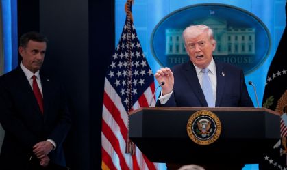 Imagem de destaque do post: Trump evita pergunta sobre saúde mental após postagem repleta de palavrões