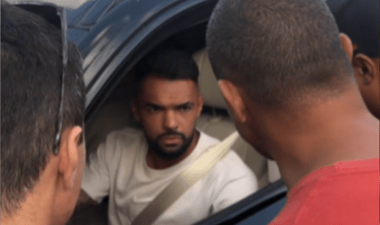 Imagem de destaque do post: Jogadores do Corinthians são cobrados por torcedores na porta do CT