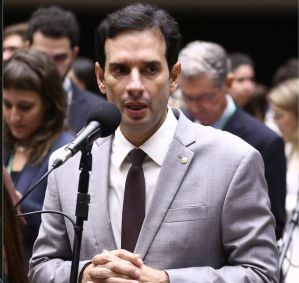 Os deputados federais Alencar Santana (PT-SP) e Leo Prates (Republicanos-BA)