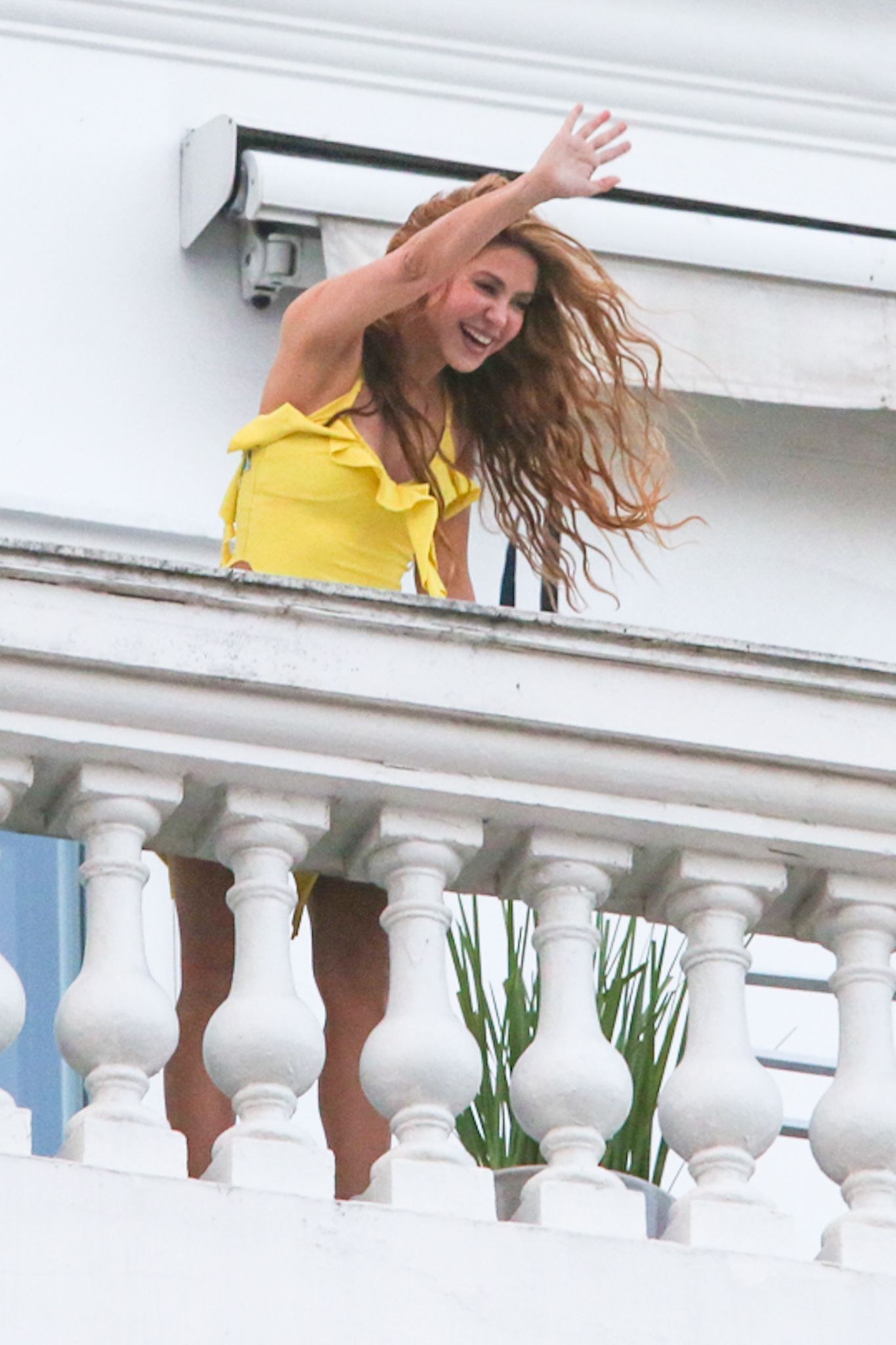 Shakira acenou aos fãs dias antes do show em Copacabana • Dilson Silva/Agnews