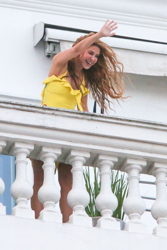 Shakira acenou aos fãs dias antes do show em Copacabana