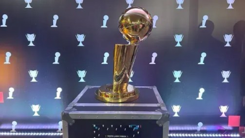Troféu do campeão da maior liga de basquete