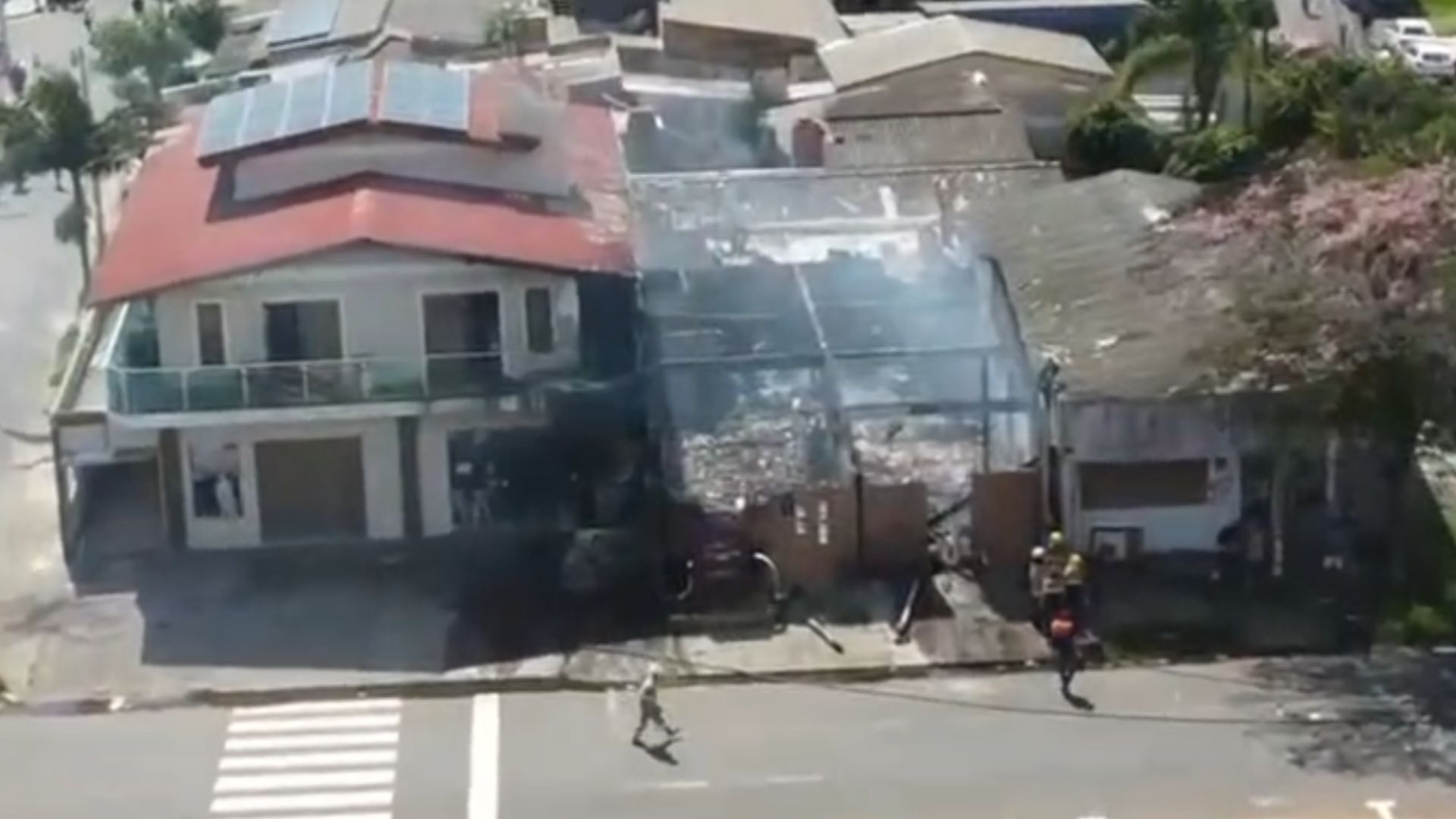 VÍDEO Veja como ficou restaurante onde avião caiu em Capão da Canoa (RS) (6)