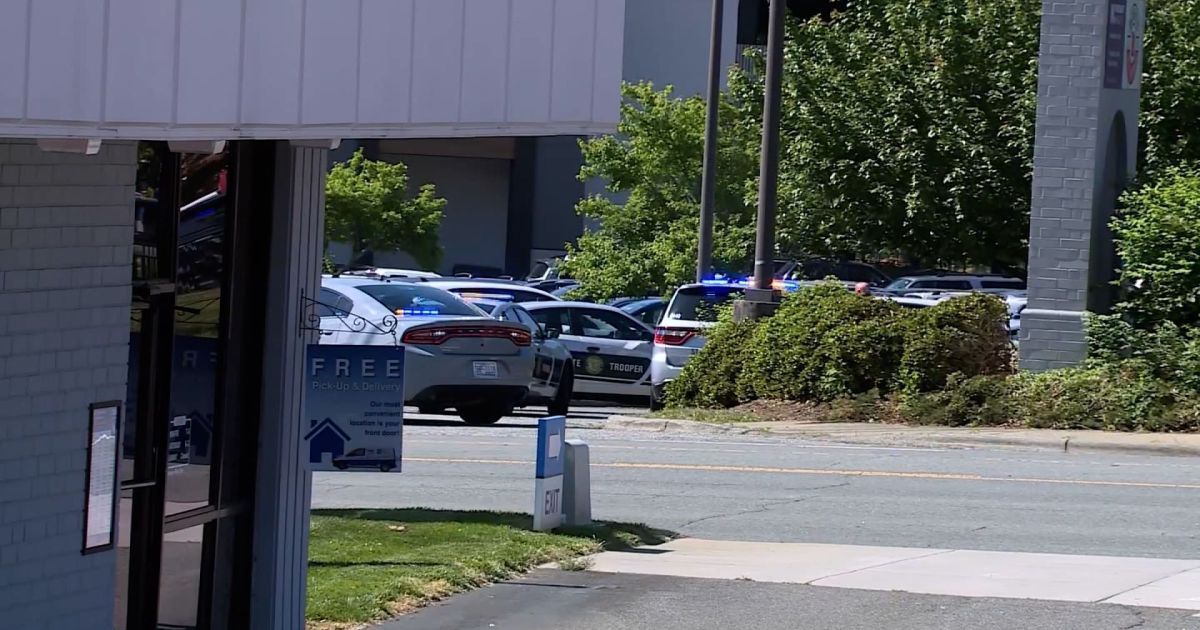 Ataque a tiros perto de escola nos EUA mata dois adolescentes, diz polícia