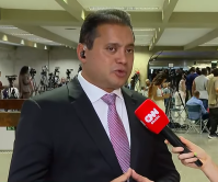 Defesa de senador aciona o STF e pede apuração de foto na piscina vazada