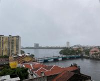 Fortes chuvas provocam alagamentos e suspendem aulas no Grande Recife