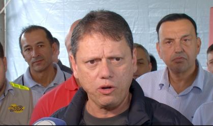 Tarcísio de Freitas se pronuncia sobre aposentadoria do tenente-coronel