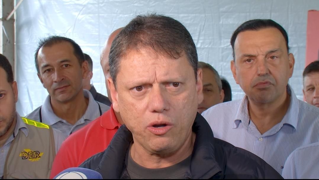 Tarcísio fala sobre aposentadoria de tenente-coronel: “vai para familiares”
