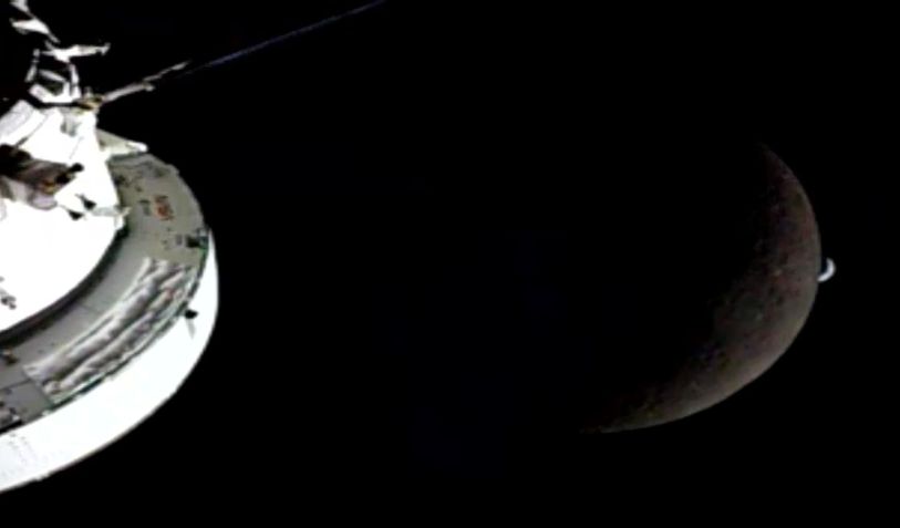 Terra aparece como "lua" ao fundo da Lua • Nasa