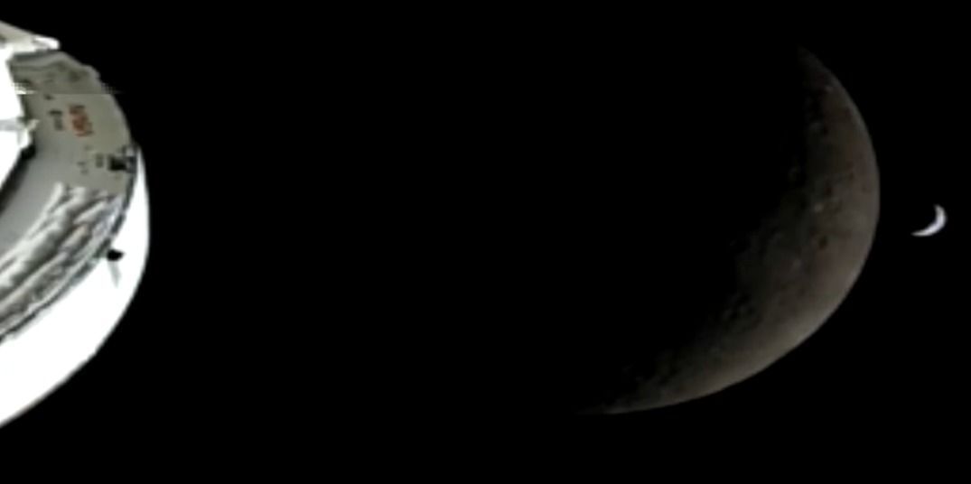 Terra aparece como "lua" ao fundo da Lua • Divulgaçãoo/Nasa