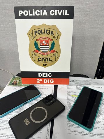 Celulares foram apreendidos durante ação na manhã desta quarta-feira (8) • Reprodução/Deic