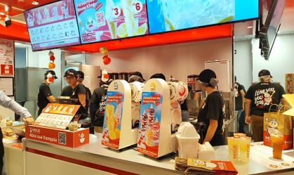 Mixue é maior do que McDonald's e Starbucks e promete abrir de 60 a 100 lojas ainda neste ano