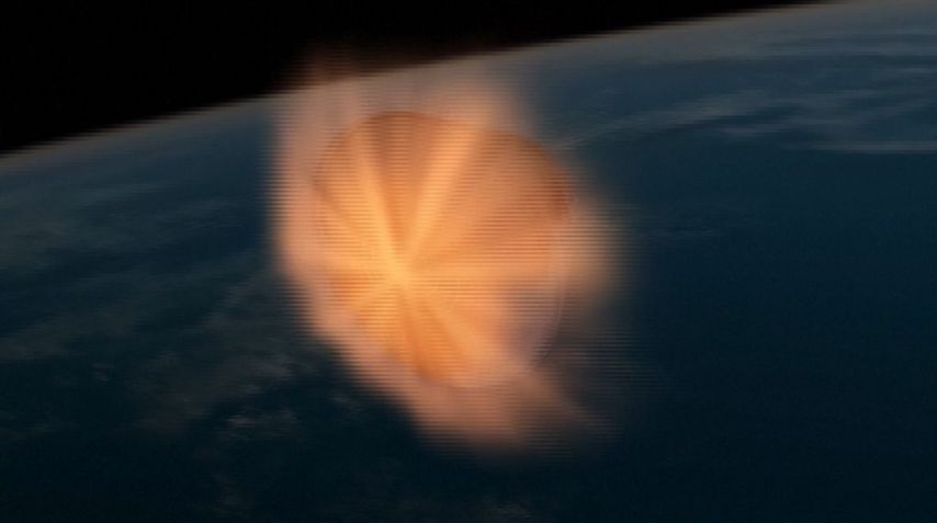 Interface de entrada da nave nas camadas superiores da atmosfera terrestre deve acontecer às 20h53 do horário de Brasília • Divulgação/Reuters/Nasa