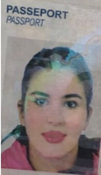 Foto do passaporte de Sara Ouali-Alami • Reprodução