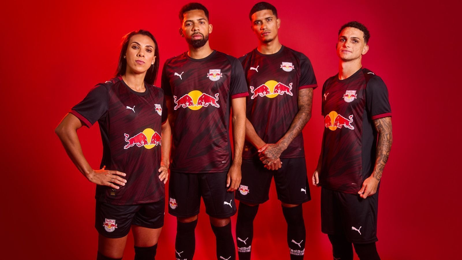 Uniforme do Bragantino reverencia torcida