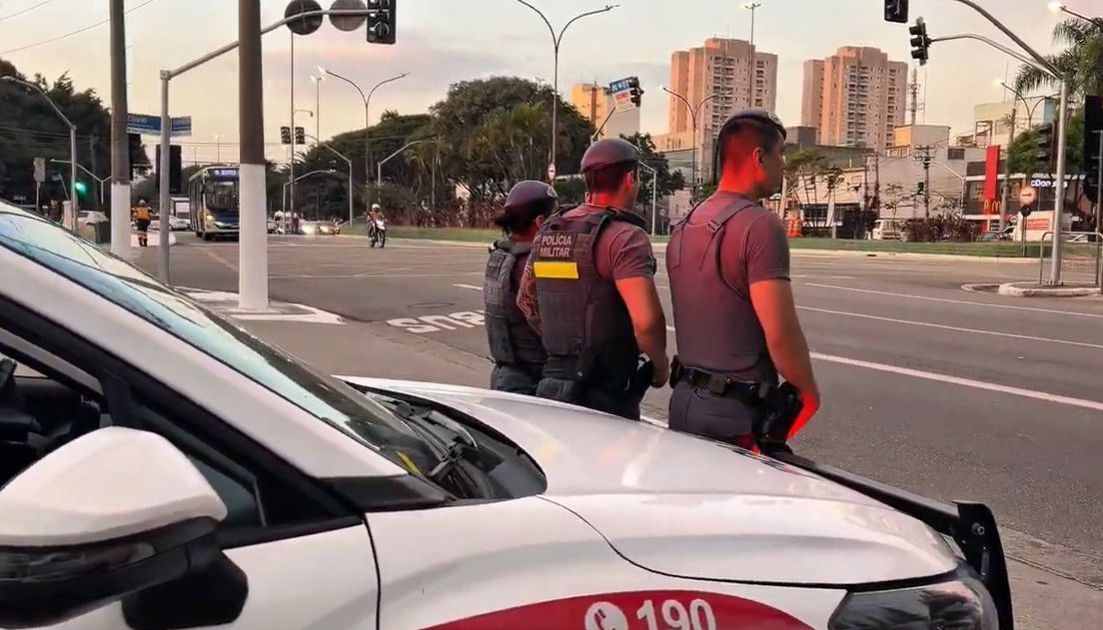 Gangue ‘quebra-vidro’: helicóptero da PM ajuda a prender suspeito; veja