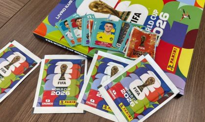 Produção de figurinhas do álbum da Copa do Mundo 2026 na fábrica da Panini, em Barueri (SP). Material é distribuído no Brasil e nos países da América Latina