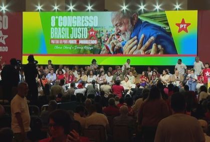 Manifesto do PT acena ao centro e atualiza estratégia por reeleição de Lula