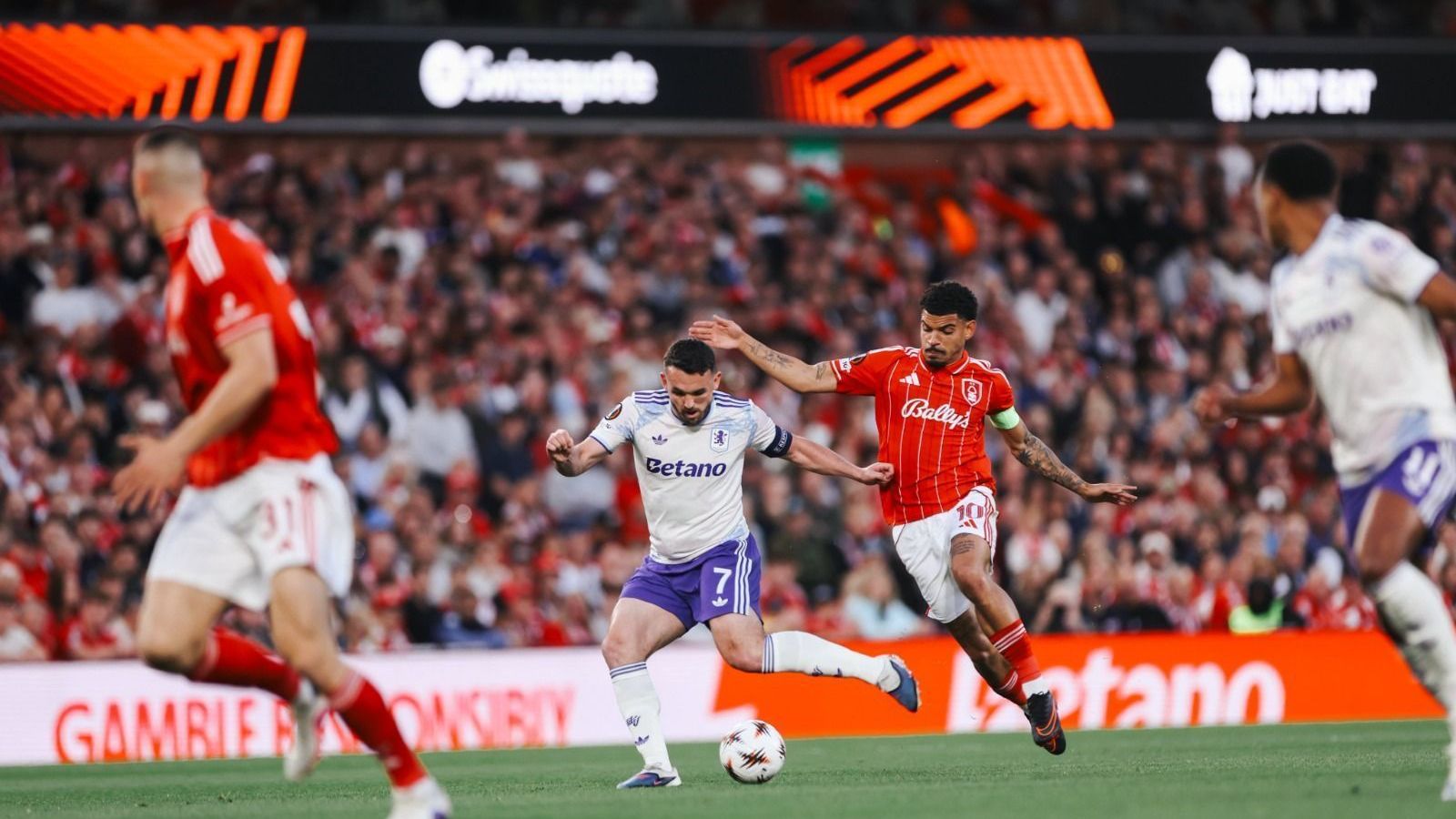 Nottingham Forest x Aston Villa
