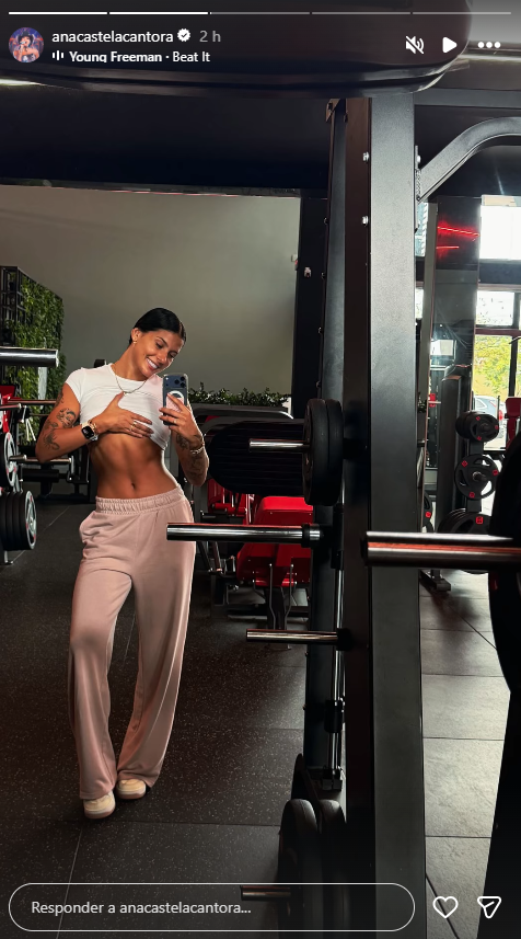 Ana Castela mostra abdômen • Instagram/Ana Castela