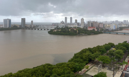 De acordo com o Tribunal de Justiça de Pernambuco, em sua defesa, o município do Recife argumentou que a responsabilidade pela manutenção das árvores é exclusiva da Emlurb e que o episódio teria sido provocado por caso fortuito ou força maior