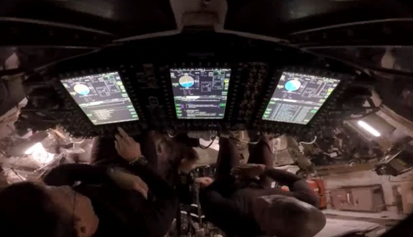 Astronautas configuram cabine antes da reentrada na Terra • Nasa