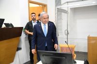 Julgamento de Netanyahu por suposta corrupção é retomado neste domingo (12)