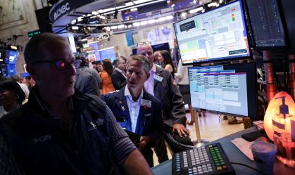 Operadores na bolsa de Nova York em 30 de julho de 2025