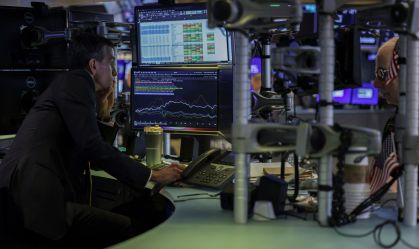 Operadores na bolsa de Nova York em 2 de abril de 2026