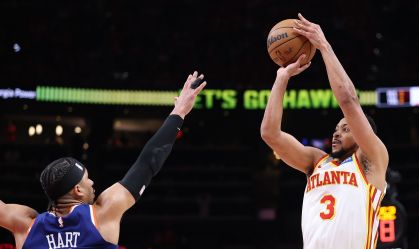 CJ McCollum foi decisivo para a vitória dos Hawks contra o Kincks no Jogo 3