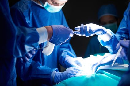 Estudo brasileiro mostra vantagem do cateterismo sobre cirurgia de peito aberto