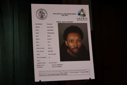 Foto de D4vd é exibida após prisão do cantor em Los Angeles em abril de 2026