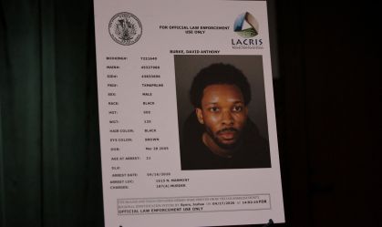 Foto de D4vd é exibida após prisão do cantor em Los Angeles em abril de 2026