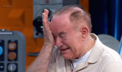 Didi cai no choro com homenagem na TV Globo