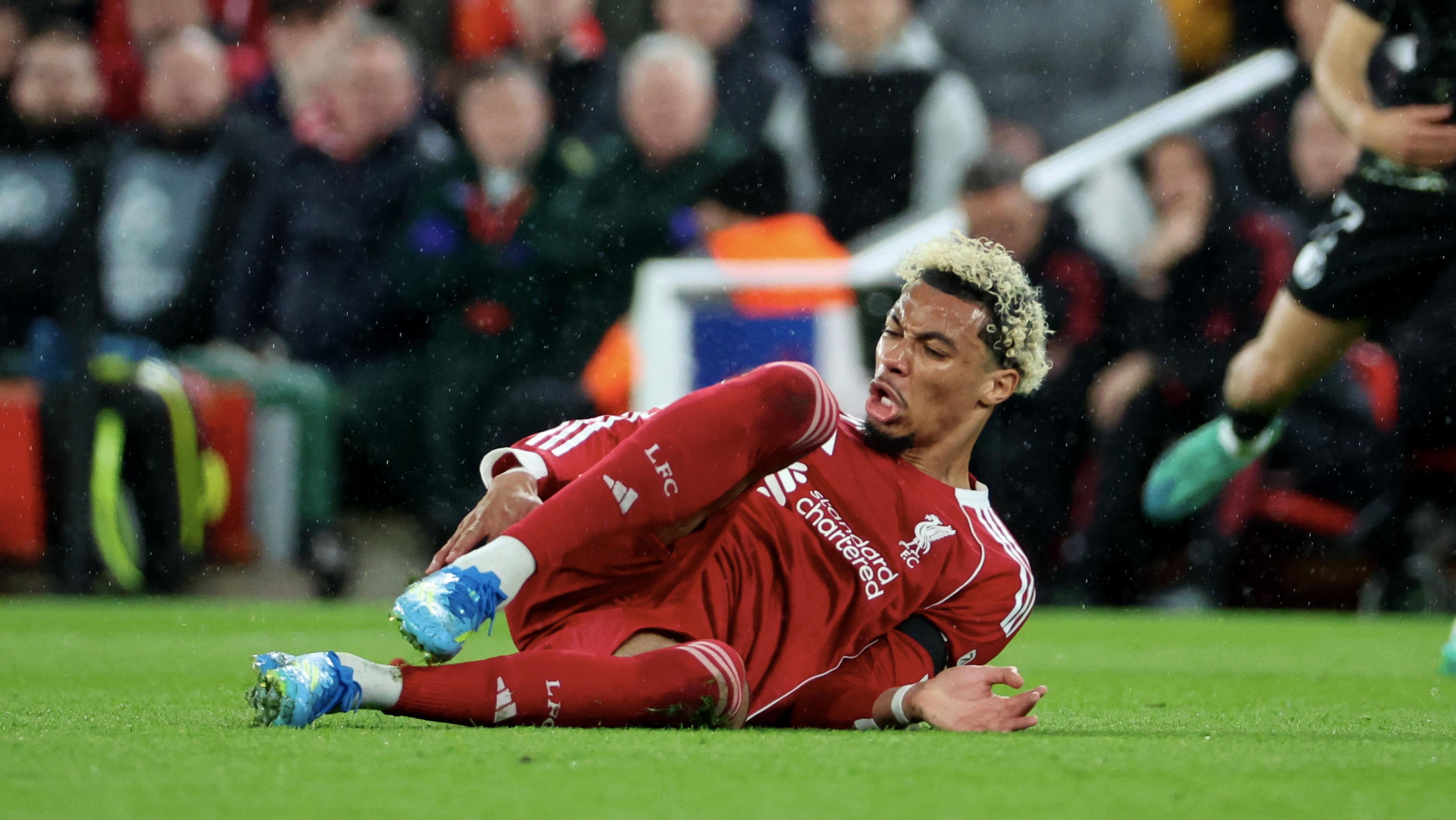 Ekitike, do Liverpool, se lesionou durante partida da Champions League contra o Paris Saint-Germain