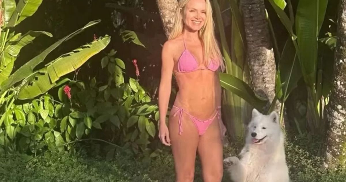 Eliana surge de biquíni e define: “Perfeito na vida pessoal e profissional”
