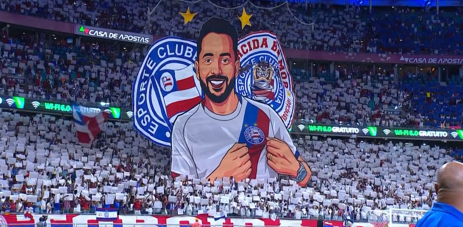 Mosaico da torcida do Bahia para Everton Ribeiro • Reprodução/Premiere