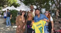 Tudo pelo VIP: campanhas levam fãs para perto de Shakira