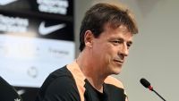 Fernando Diniz é apresentado e diz que Corinthians tem que pensar em título