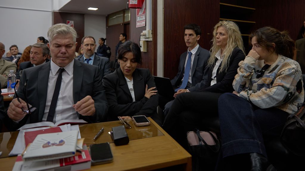 Filhas de Maradona no tribunal de San Isidro, na Argentina