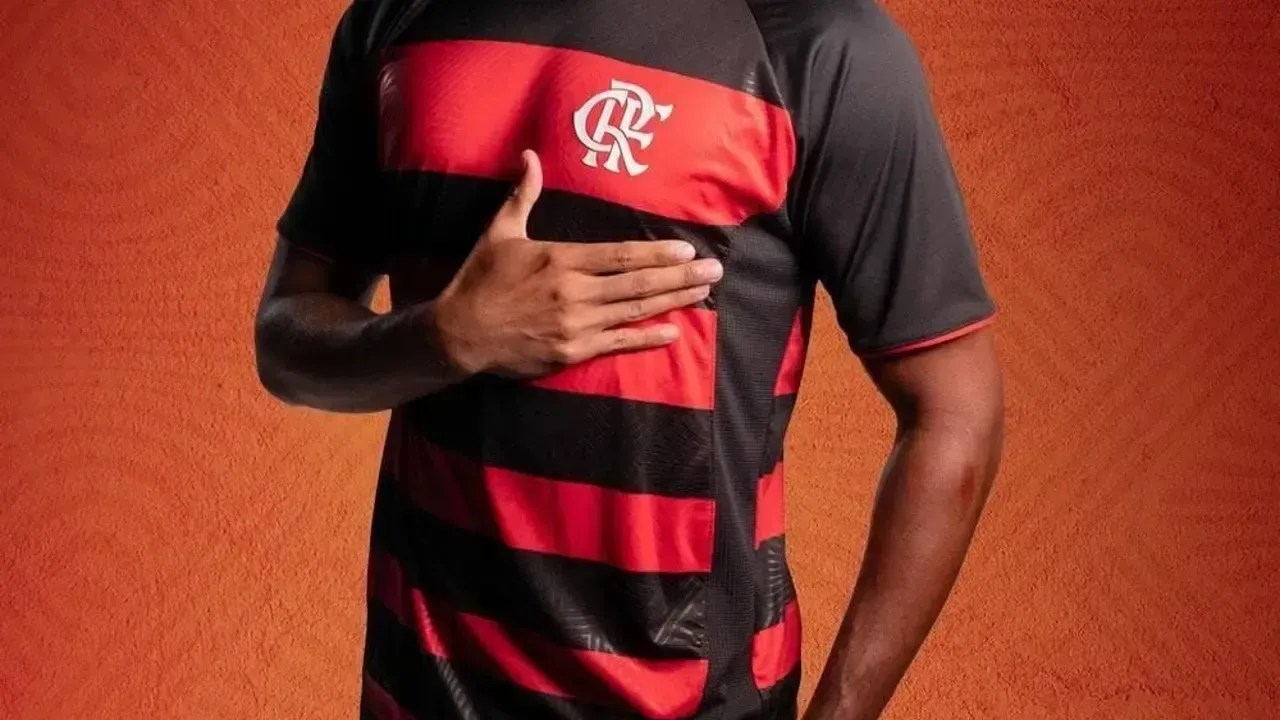 Camisa do Flamengo está sendo vendida a preços populares