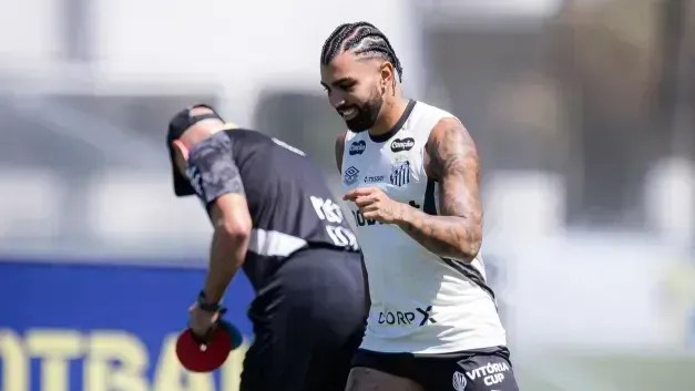 Gabigol em treino do Santos no CT Rei Pelé